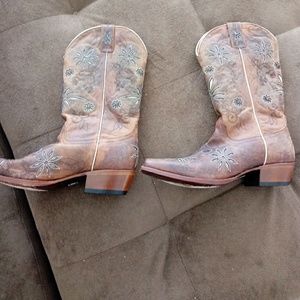 Sheyenne cowgirl boots